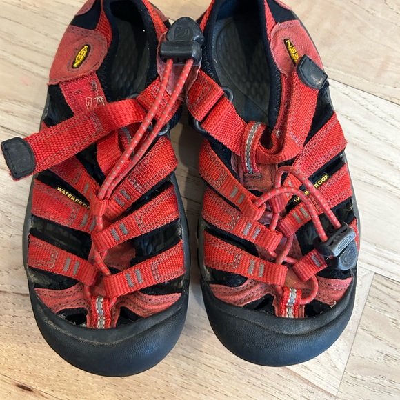 Keen Other - Keens youth size 12